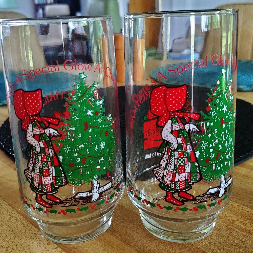 2 Vintage Holly Hobbie Coca Cola Christmas Glasses